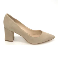 The Block Heel Pointed Pump in Natural