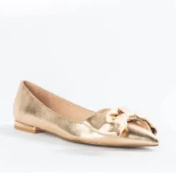 The Bow Pointed Flat in Gold