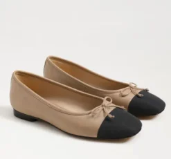 The Cap-Toe Ballet in Beige Black