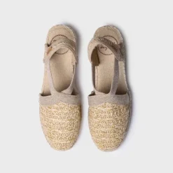 The Classic Closed Toe Espadrille in Raffia