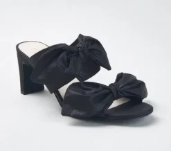 The Dual Bow Slide in Black