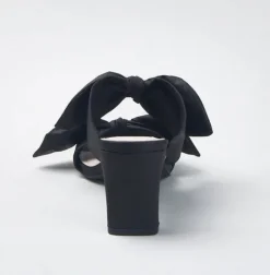 The Dual Bow Slide in Black