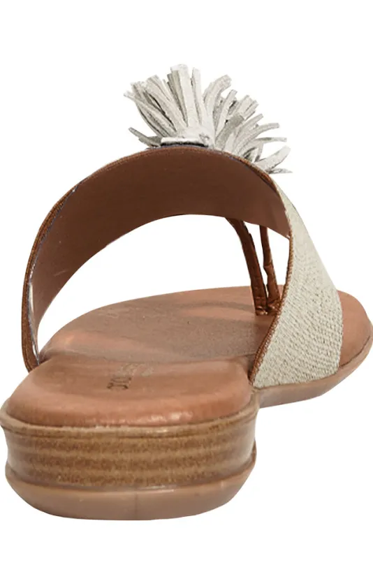 The Elastic Thong Sandal in Beige Linen