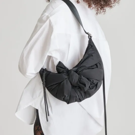 The Knotted Crossbody in Black