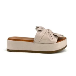 The Knotted Flatform Slide Sandal in Silver Beige