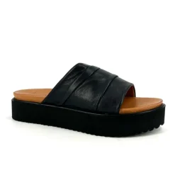 The Pleated Comfort Slide in Black