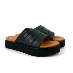 The Pleated Comfort Slide in Black