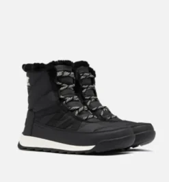 The Quilted Lace Snowboot in Black