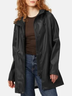 The Rain Jacket in Black