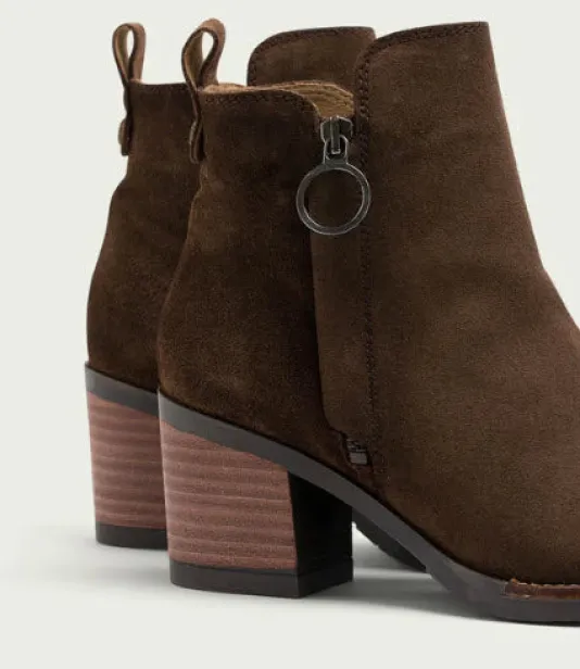 The Side Zip Ankle Bootie in Moka