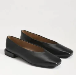 The Square Toe Ballet Flat in Black