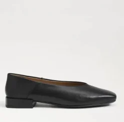 The Square Toe Ballet Flat in Black