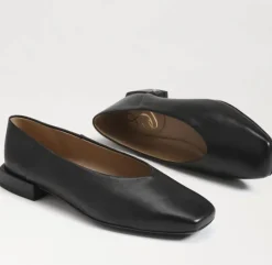 The Square Toe Ballet Flat in Black