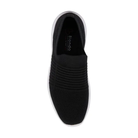 The Sustainable Knit Sneaker in Black