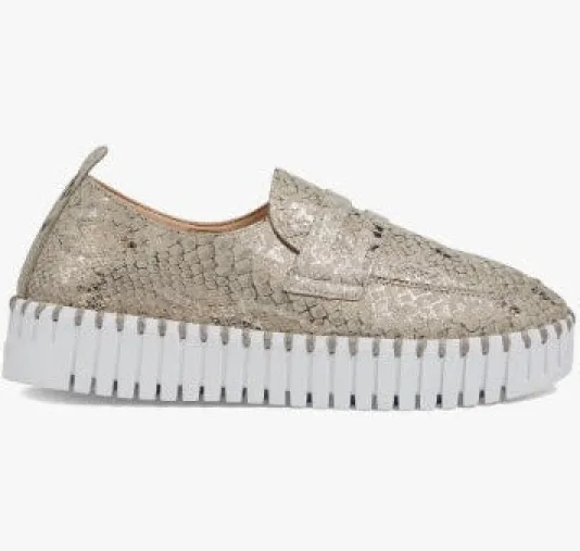 Tulip 3868 - The Metallic Snake Print Loafer Slip On in Wheat